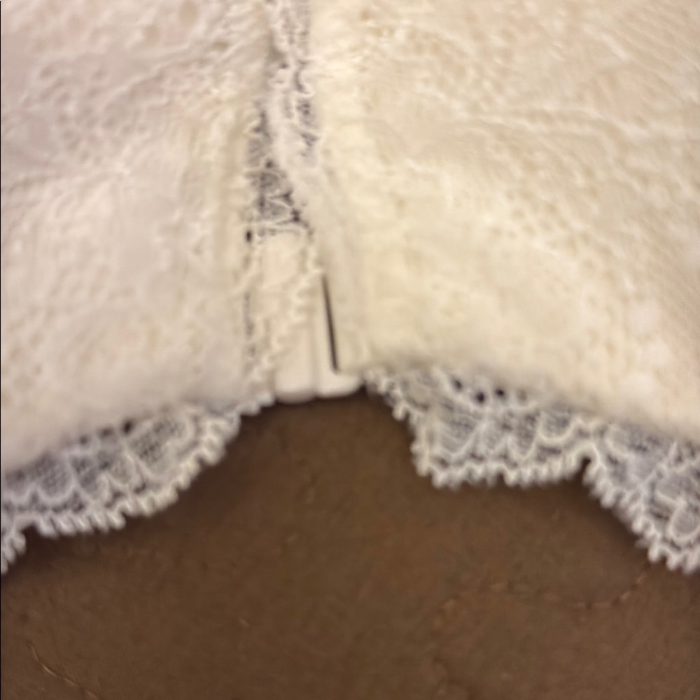 SPANX White Lace Front-Close Bralette - Picture 5 of 6